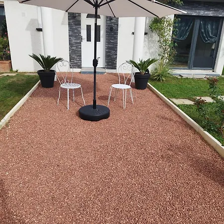 Appartement Dans Villa Borghese La Boisse Exterior foto